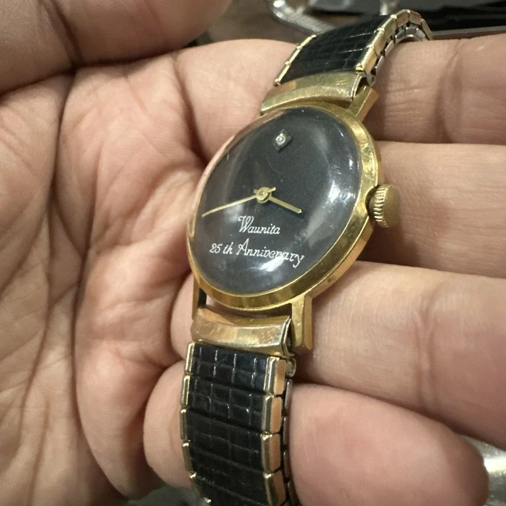 Works Vintage Clinton Swiss Made Manual Wind Waunita 25th Anniversary Watch